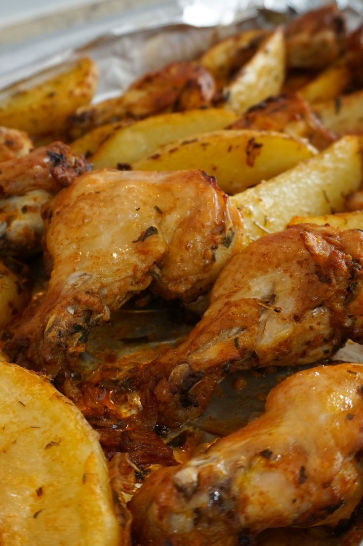 Frango assado com batatas